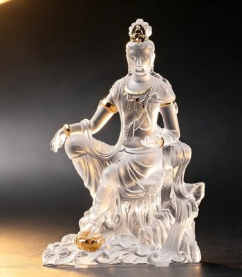 Liuli Crystal Guanyin Statue