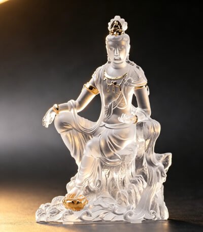 Liuli Crystal Guanyin Statue
